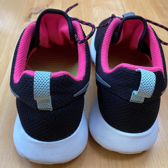 NIKE | Roshe - Picture 5 of 7